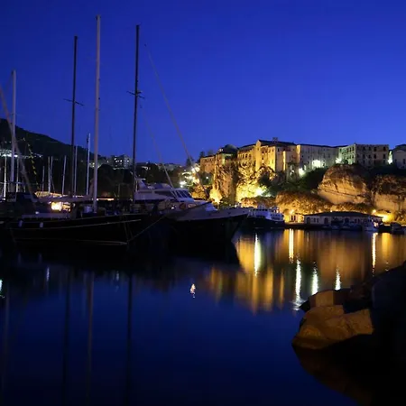 Astoria Centro Storico Tropea